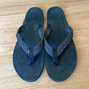 Women’s size 8 Rainbow Madison Braid